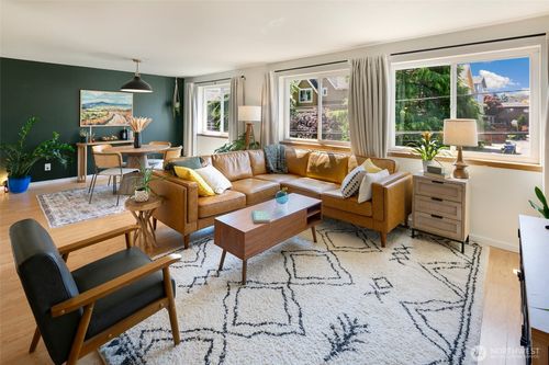 apt-4-734 N 94th St, Seattle, WA, 98103-3163 | Card Image