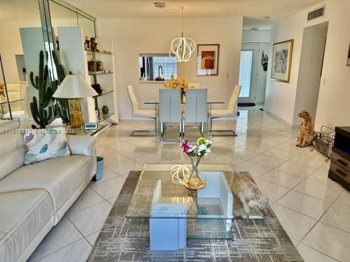 101-1025 Se 4th Ave, Dania Beach, FL, 33004-5255 | Card Image