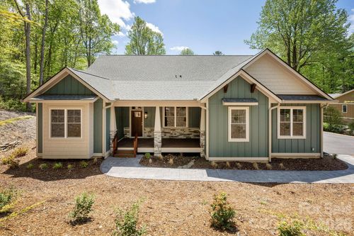 634 Hollybrook Dr, Flat Rock, NC, 28731 | Card Image