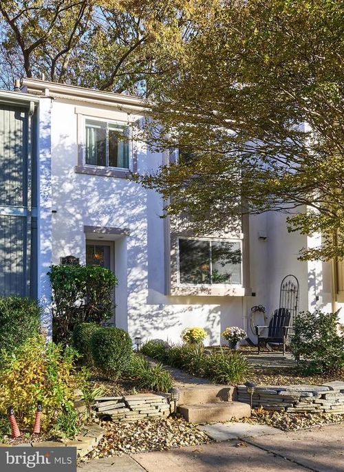 2369 Generation Dr, RESTON, VA, 20191-3033 | Card Image