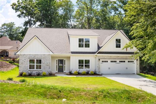 232 Lee Road 451, Phenix City, AL, 36870-8103 | Card Image