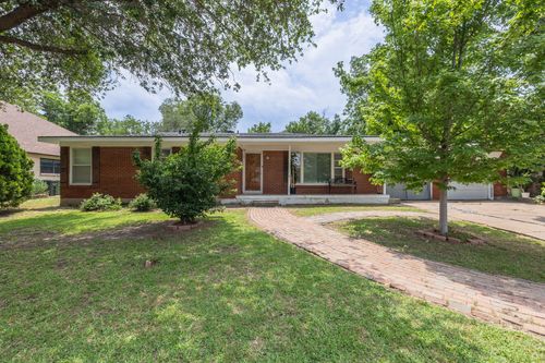 6720 Davidson St, Richland Hills, TX, 76118-7216 | Card Image
