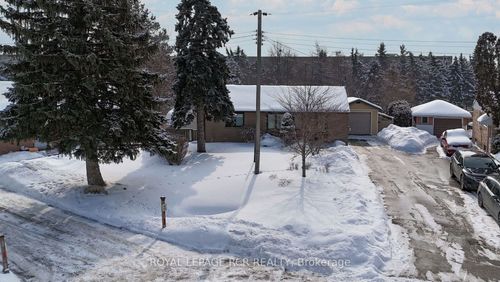 205 Martha Cres, Bolton, ON, L7E4X2 | Card Image