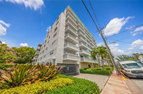 apt-205-7620 Carlyle Ave, Miami Beach, FL, 33141-2205 | Card Image