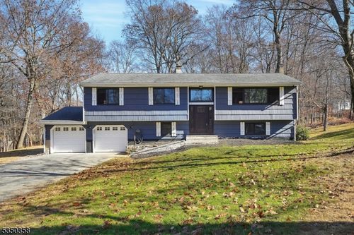 3 Cedar Ct, Long Valley, NJ, 07853-3230 | Card Image