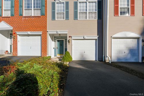 16 Autumn Dr, Nanuet, NY, 10954-5122 | Card Image