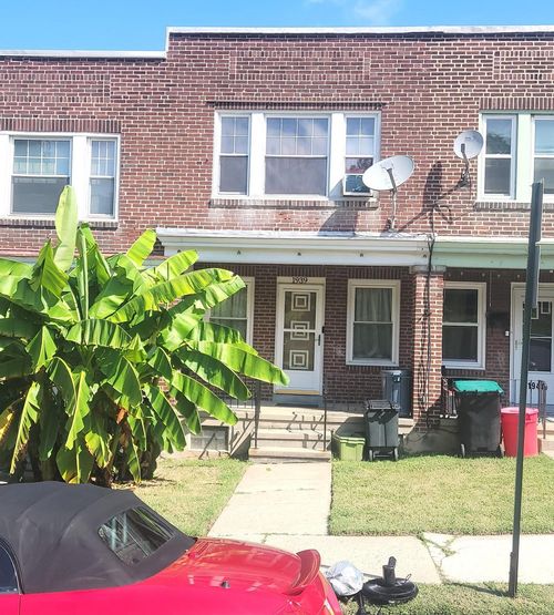 1939 Woodvale Ave, READING, PA, 19606-1818 | Card Image