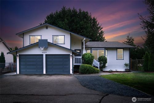 2009 N 154th Pl, Shoreline, WA, 98133-6337 | Card Image