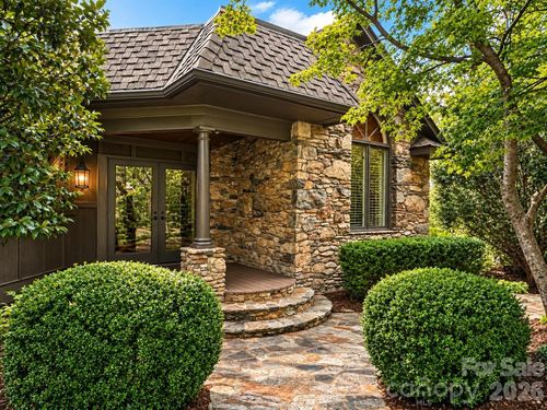 4821 Elmhurst Dr Ne, Hickory, NC, 28601-8719 | Card Image