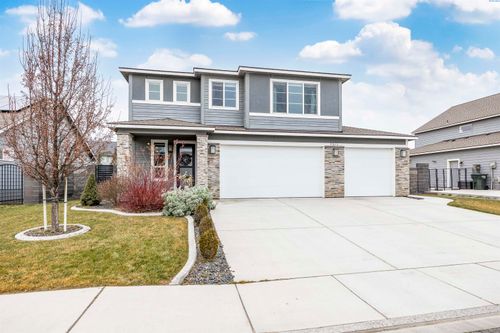 9813 Coho Ct, Pasco, WA, 99301-8561 | Card Image