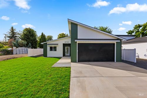923 Aiken Ave, Buhl, ID, 83316-1804 | Card Image