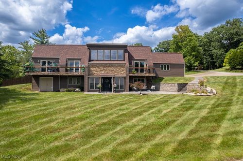 15 Oakmont Dr, Belpre, OH, 45714-9760 | Card Image