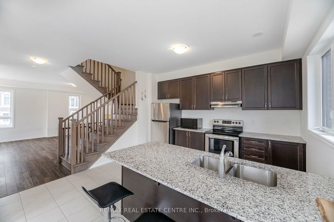 3370 Promenade Thunderbird, House attached with 4 bedrooms, 4 bathrooms and 1 parking in Pickering ON | Image 12