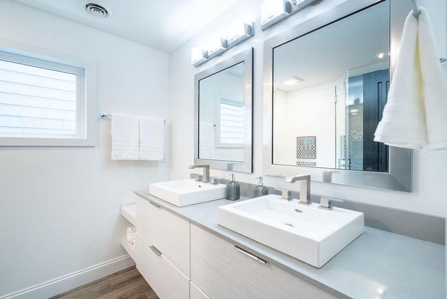 1st Level Bath | Image 33