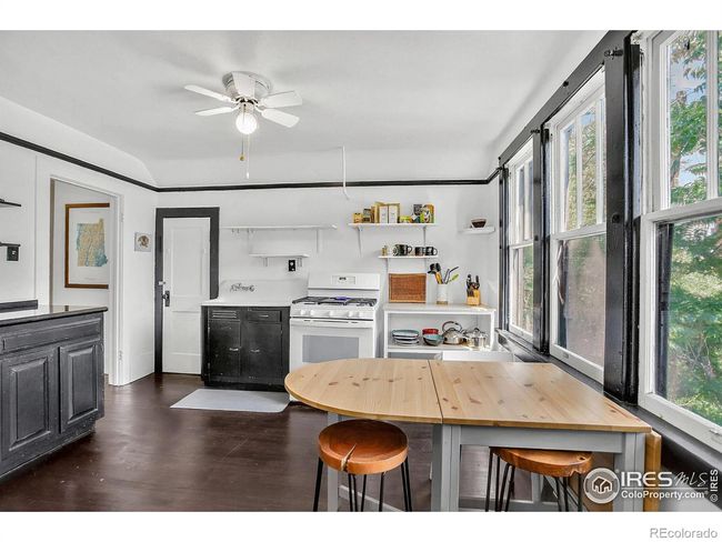 Upper Level 1 Bedroom | Image 23