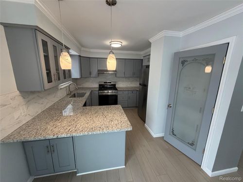 115 Linhart St, Novi, MI, 48377-2702 | Card Image