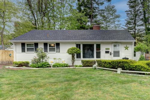 26 Pine Grove Road, Bloomfield, CT, 06002 | Card Image