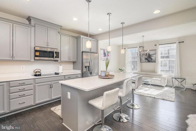 10537 Hinton Way, Townhouse with 4 bedrooms, 4 bathrooms and null parking in MANASSAS VA | Image 11
