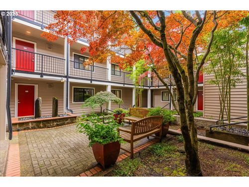 202-6600 Se Division St, Portland, OR, 97206-1224 | Card Image