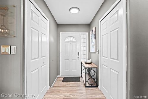 2307 Castleton Dr, Troy, MI, 48083-2617 | Card Image