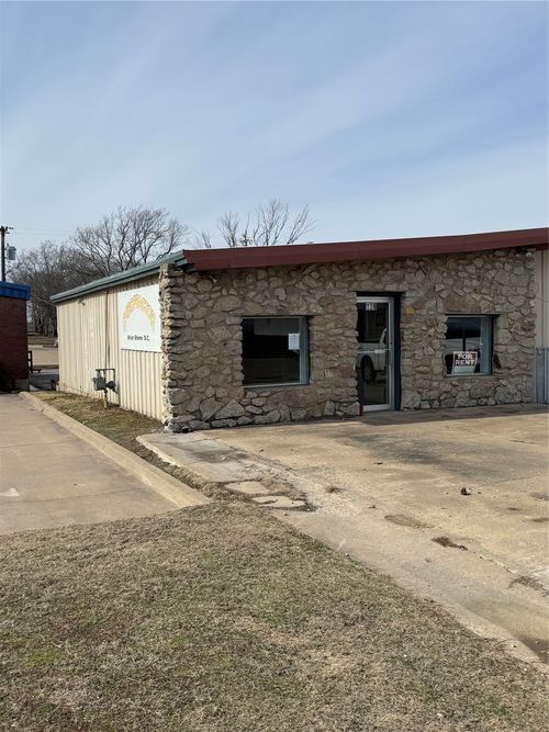 139 Se Cholwell Ave, Bartlesville, OK, 74006-2302 | Card Image