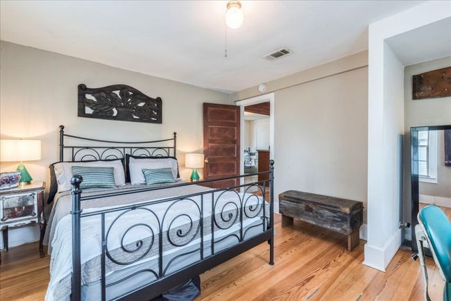1713 S 5 Th St, House other with 2 bedrooms, 1 bathrooms and 2 parking in Austin TX | Image 13