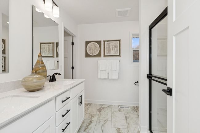 *Photo of model home, actual features may vary | Image 19