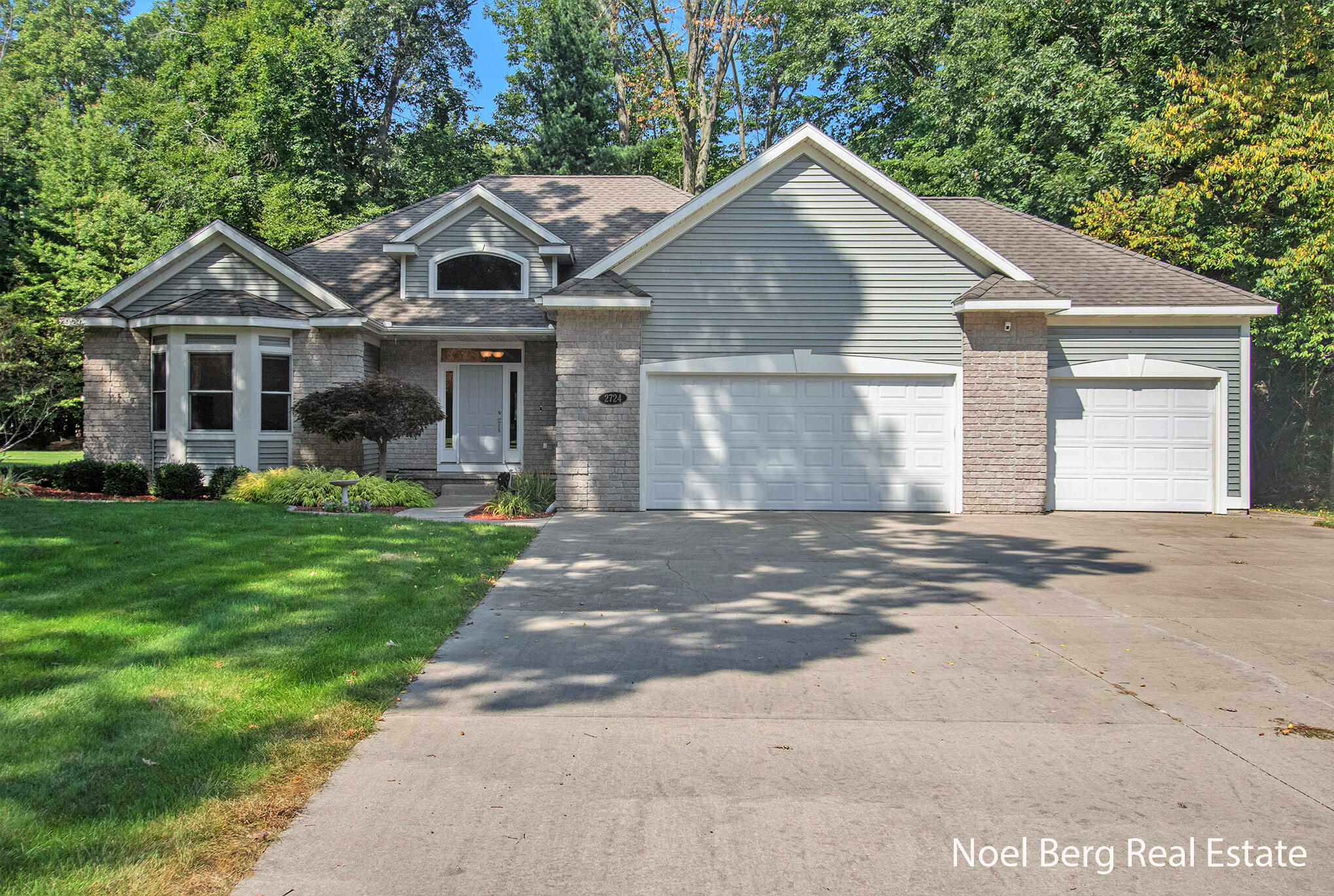 Hittle Creek Dr, Fruitport, MI 49415