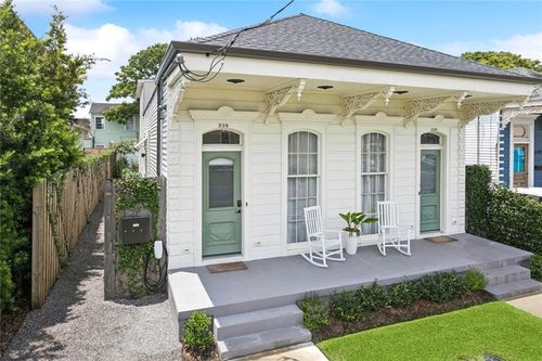 328 Amelia St, Gretna, LA, 70053-5323 | Card Image