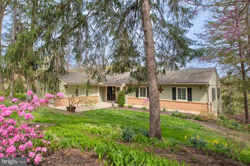 110 Clubhouse Dr, BERNVILLE, PA, 19506-9535 | Card Image
