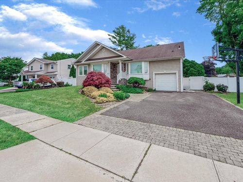 6 Warren Ln, Jericho, NY, 11753-1432 | Card Image