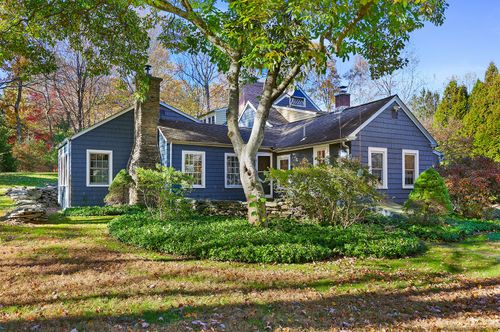 2492 Congress St, Fairfield, CT, 06824-7157 | Card Image