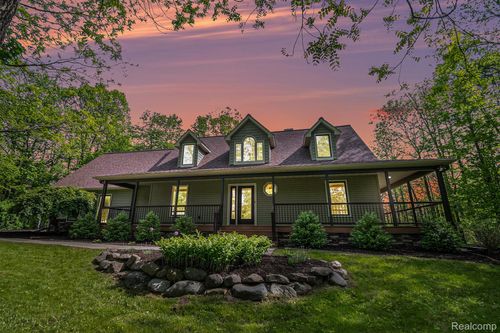 8315 Woodland Cir, Goodrich, MI, 48438-9311 | Card Image