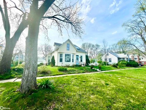 302 S Court St, Fairfield, IA, 52556-3451 | Card Image