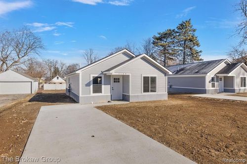 1104 La Salle Ave, Waterford, MI, 48328-3750 | Card Image