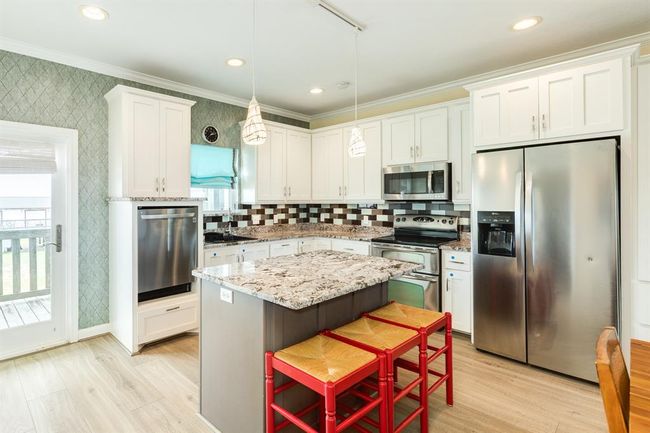 4710 Bayshore Dr, House other with 4 bedrooms, 2 bathrooms and null parking in Freeport TX | Image 10