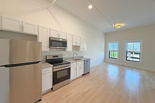 508-105 Paige St, Lowell, MA, 01852 | Card Image