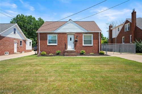 1835 Rockefeller Rd, Wickliffe, OH, 44092-1939 | Card Image