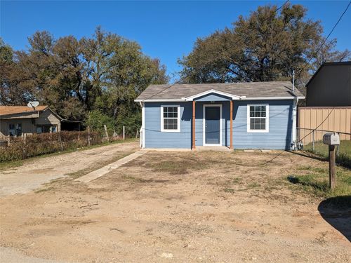 4916 Roadrunner Rd, Fort Worth, TX, 76135-9434 | Card Image