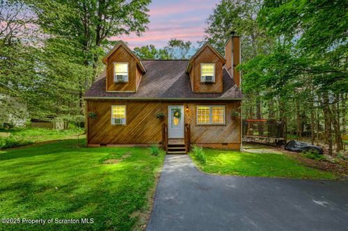 1047 Kiowa Trl, Gouldsboro, PA, 18424-8123 | Card Image