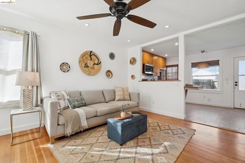 137 137 Collins St, Richmond, CA, 94801 | Card Image