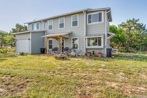215 Jennifer Dr, Boerne, TX, 78006-8353 | Card Image