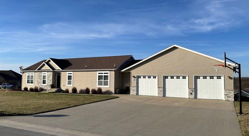 2389 Red Oak Rd, Decorah, IA, 52101-9304 | Card Image