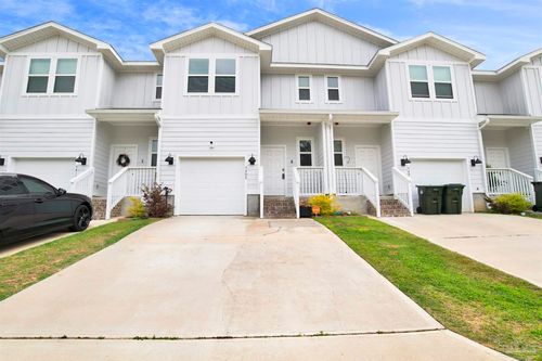 9408 Nature Creek Ln, Pensacola, FL, 32526-4597 | Card Image