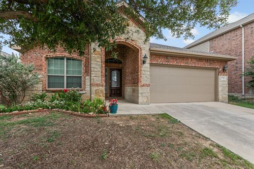 5709 Sapphire Pool Trl, Fort Worth, TX, 76244-5675 | Card Image