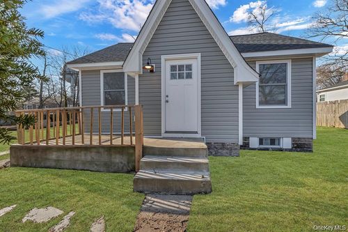 310 State Ave, Wyandanch, NY, 11798-4313 | Card Image