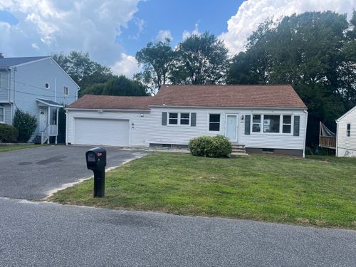 7 Maple Ridge Rd, Danbury, CT, 06811-4622 | Card Image