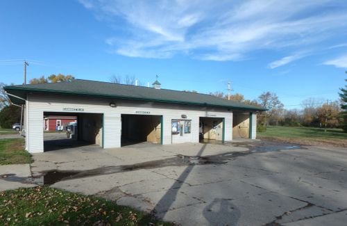 607 E Huron Ave, Vassar, MI, 48768 | Card Image