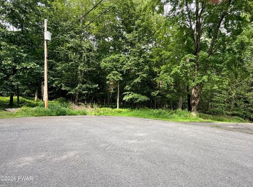 664-665 Raccoon Ct, Bushkill, PA, 18324 | Card Image
