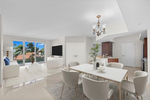 apt-706-19900 E Country Club Dr, Aventura, FL, 33180-3331 | Card Image